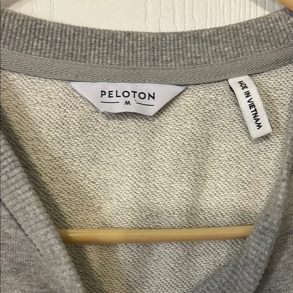 Peloton Gray and Pink Women's Pullover Size Medium - Picture 6 of 9